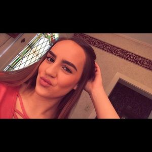 Meet your Posher, Olivia